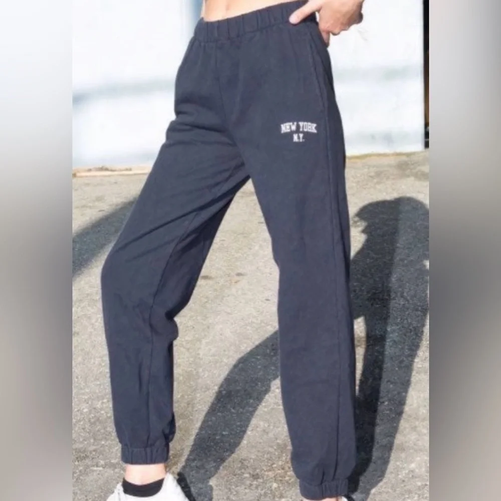 Brandy melville navy blue rosa sweatpants one size